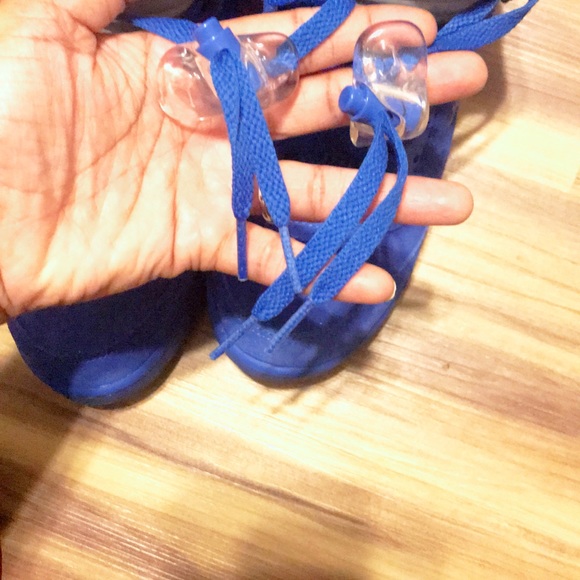 Shoes - Picture 8 of 8